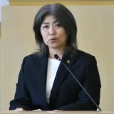 田久保真紀市長の家族構成まとめ|母と二人暮らしの生い立ちと実家カフェの知られざる背景